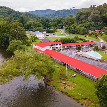 Lloyd'S On The River Country Inn By Oyo Bryson City Esterno foto
