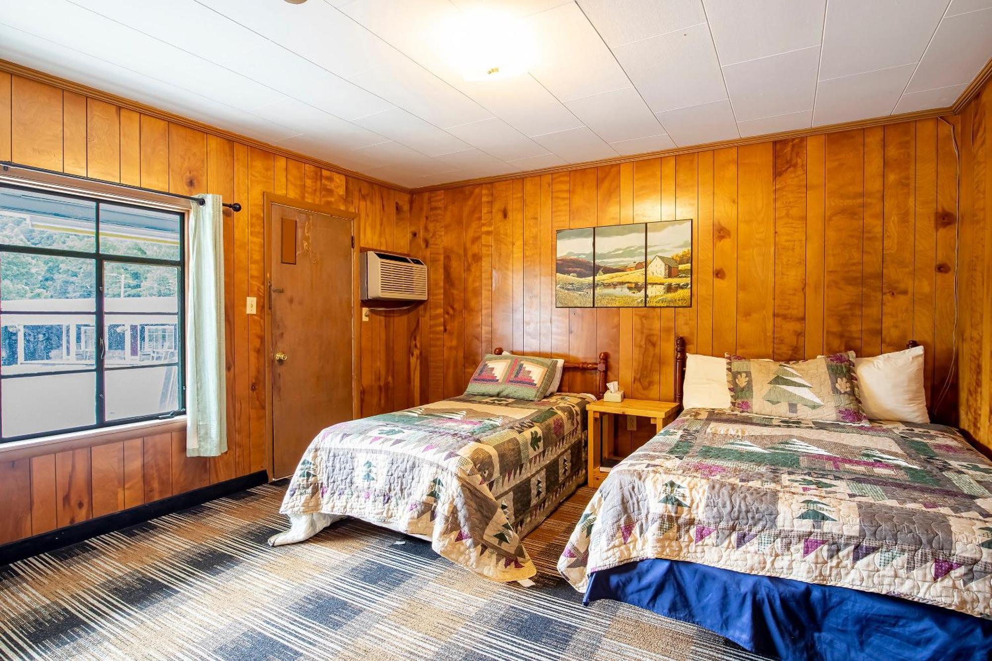 Lloyd'S On The River Country Inn By Oyo Bryson City Esterno foto